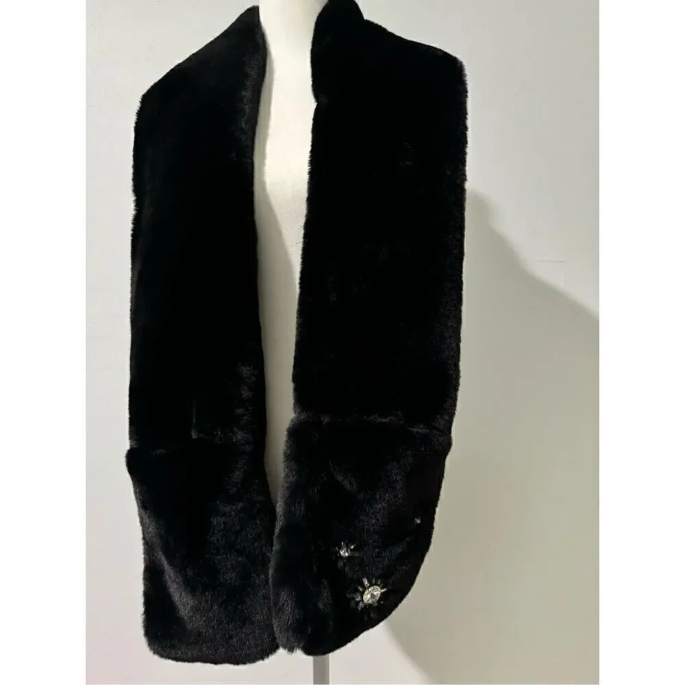 Victoria secret Winter  Angel black soft faux fur scarf with pockets